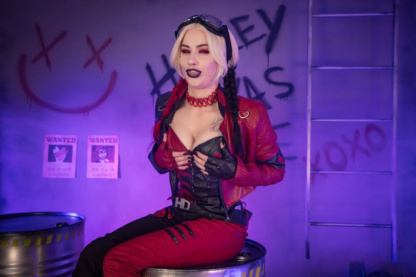 Harley Quinn sexy cosplayer