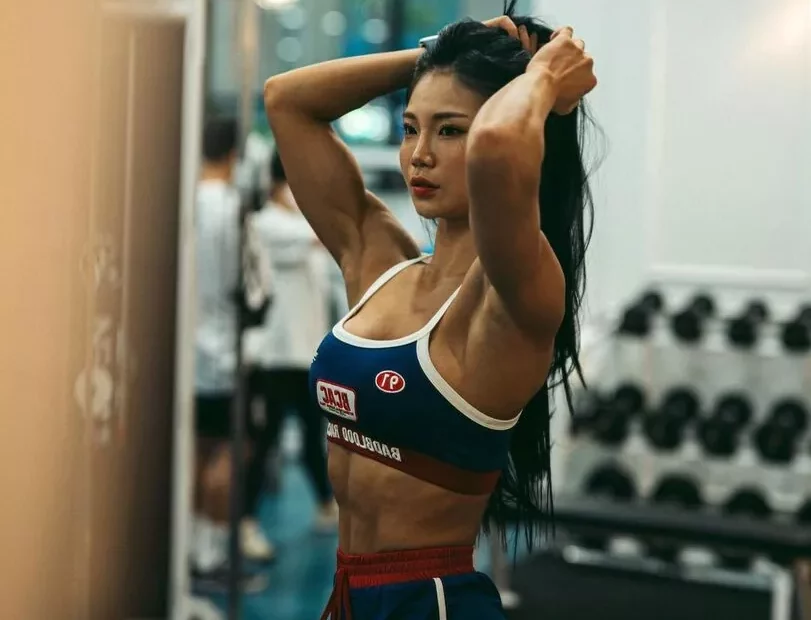 Jibin Park sexy modelo del fitness