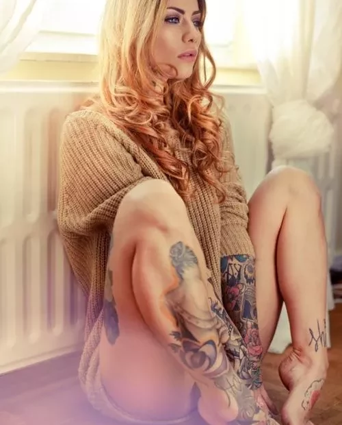 Guapas mujeres tatuadas parte catorce