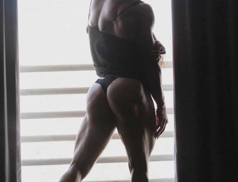 Valentina Mishina musculosa modelo del fitness