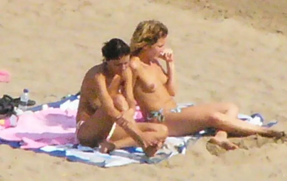 Colección topless y bikini de playas de Barcelona parte catorce